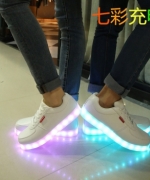 冬季 潮鞋情侶七彩充電LED發光鞋